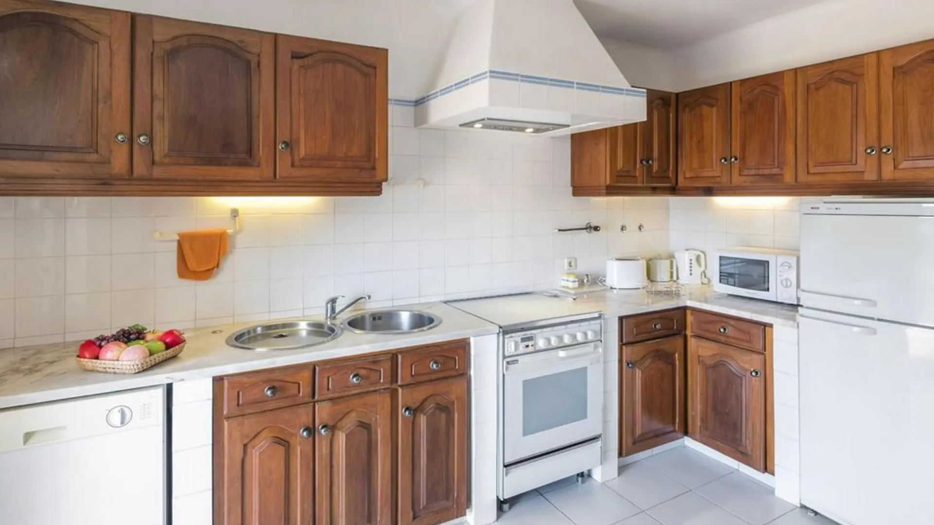 Amazing Carvoeiro Villa 4 Bedrooms Villa Jasmin Walking Distance To Beautiful Beach Лагоа